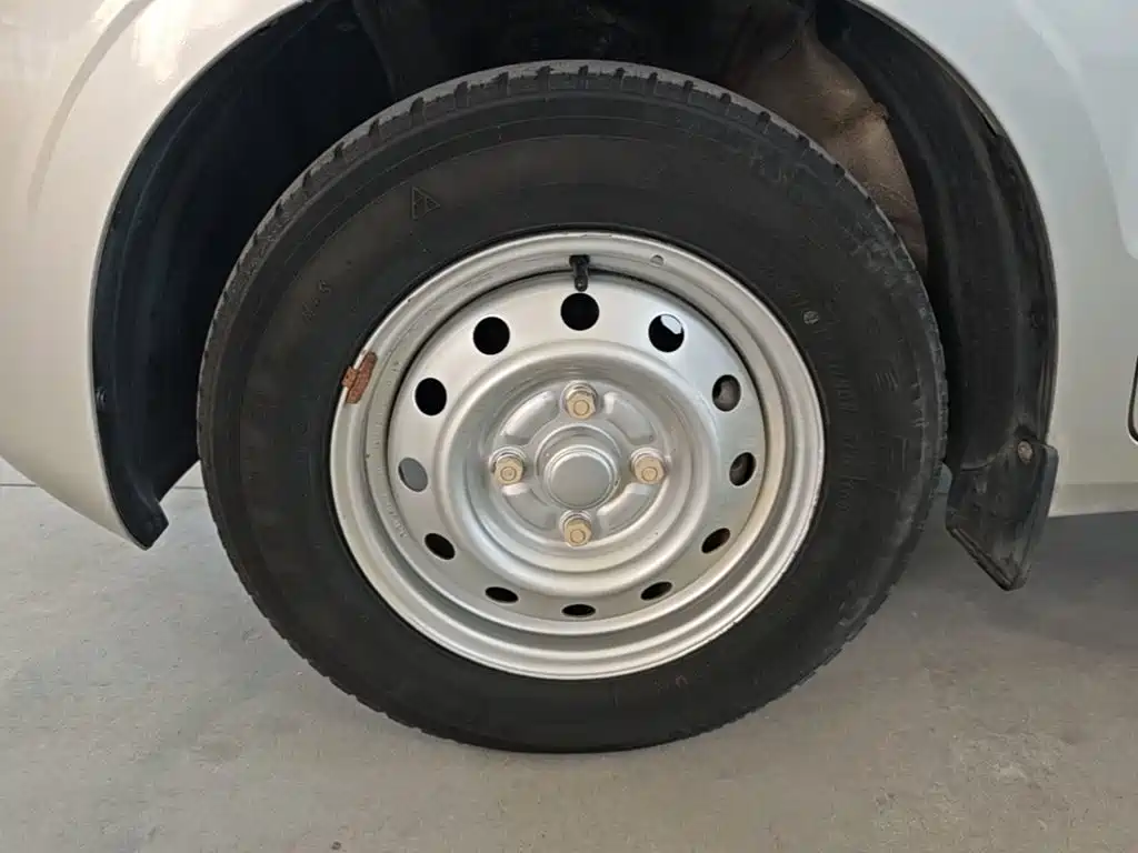 Wuling Hongguang V — миниатюра 23