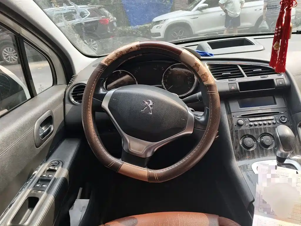 Peugeot 3008 2015 2.0L AT