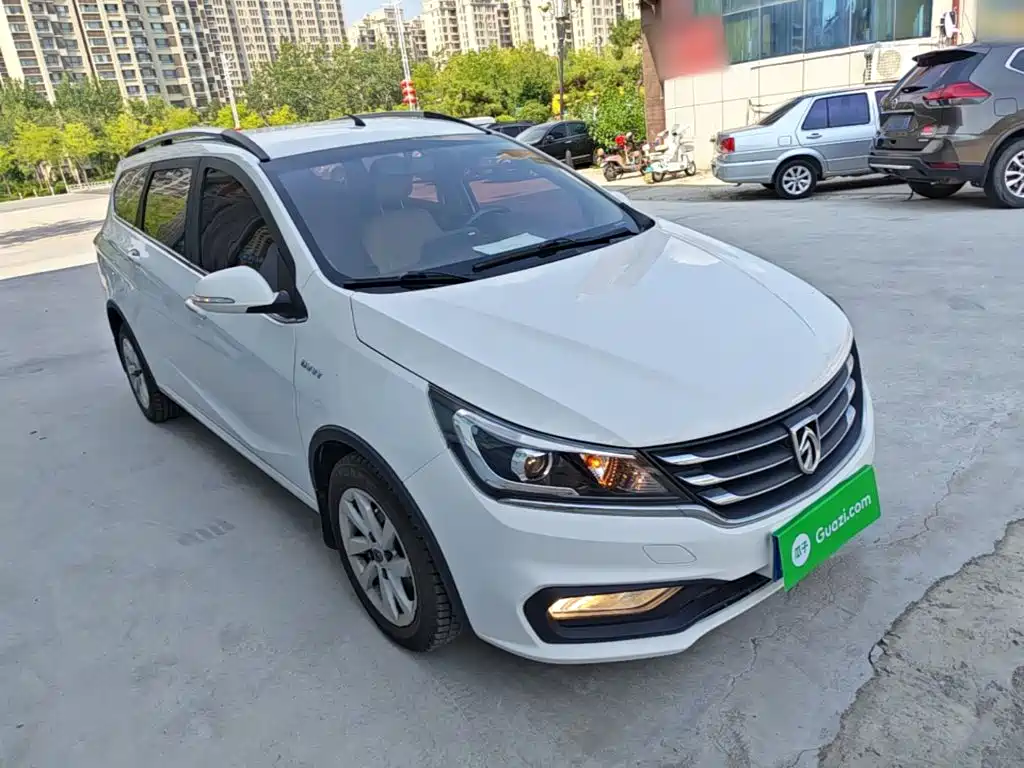 Baojun 310W — миниатюра 4