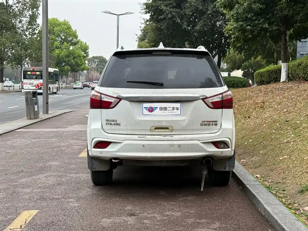 ISUZU MU X SHEPHERD RANGER