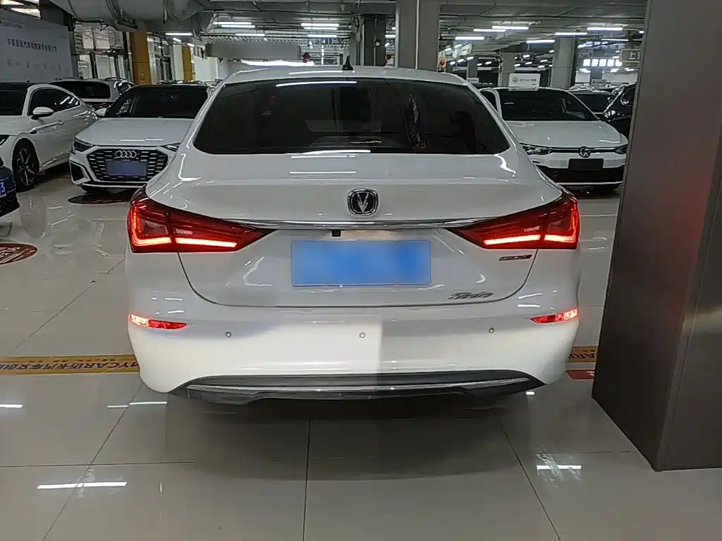 Changan Eado — миниатюра 6