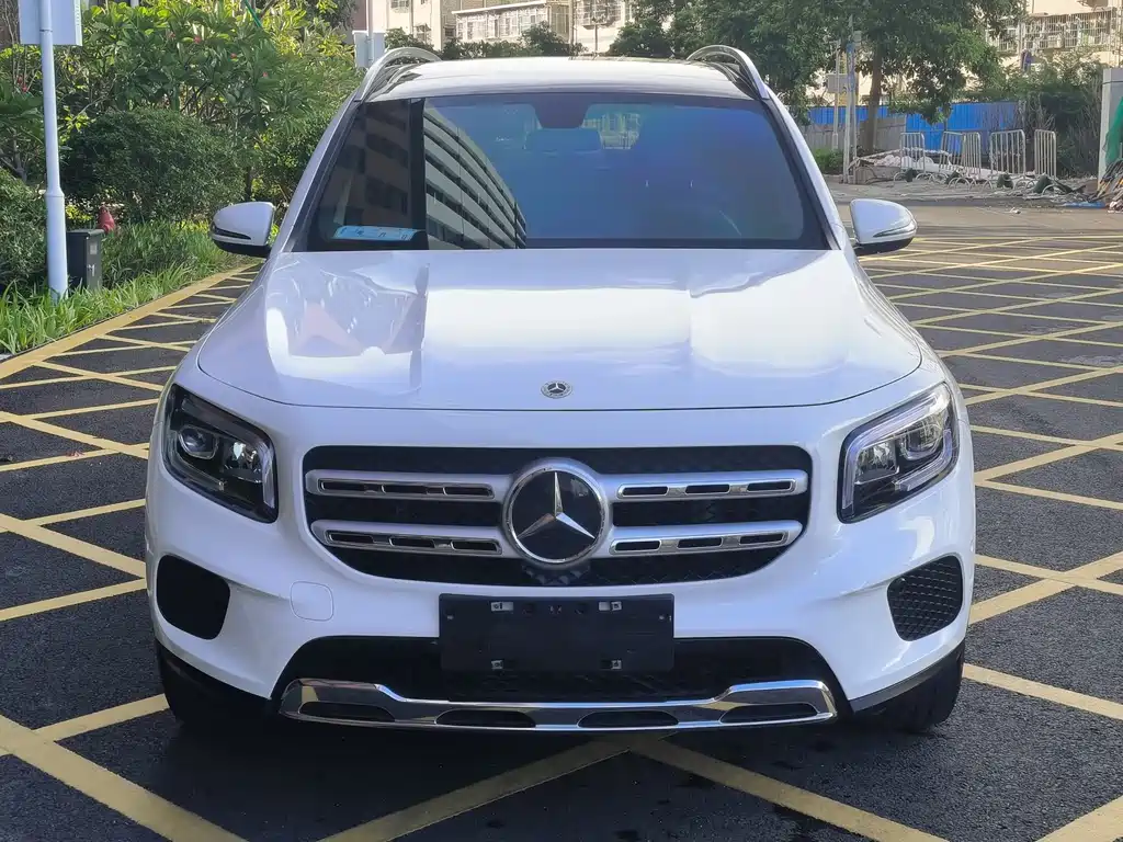 MERCEDES-BENZ GLB