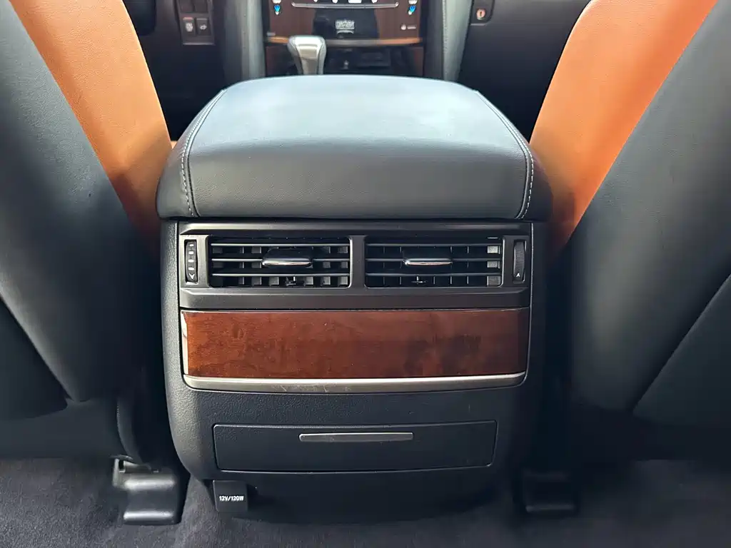 Lexus LX 570 Dynamic Luxury Edition, фото 20