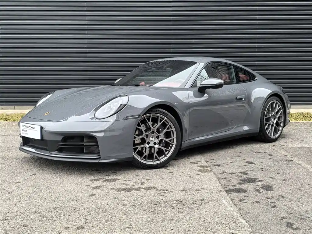 Porsche 911 2025