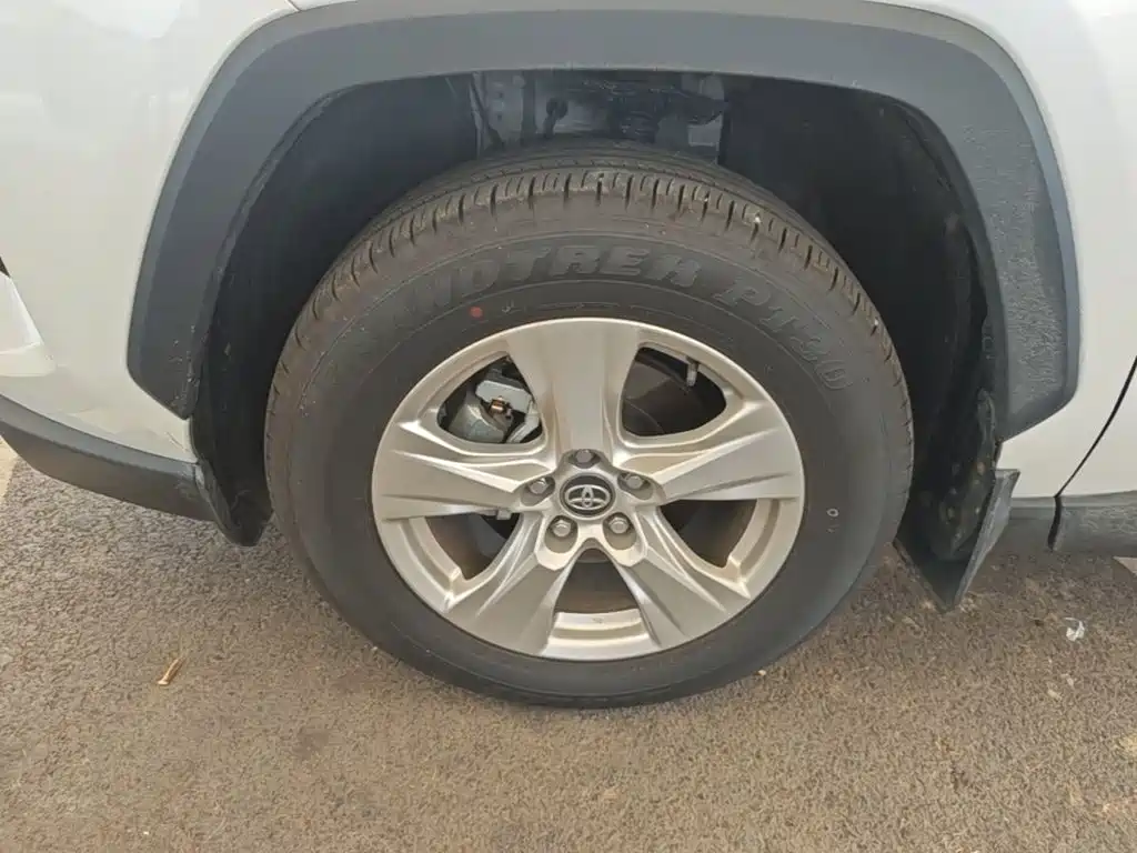 Toyota RAV4 — миниатюра 23