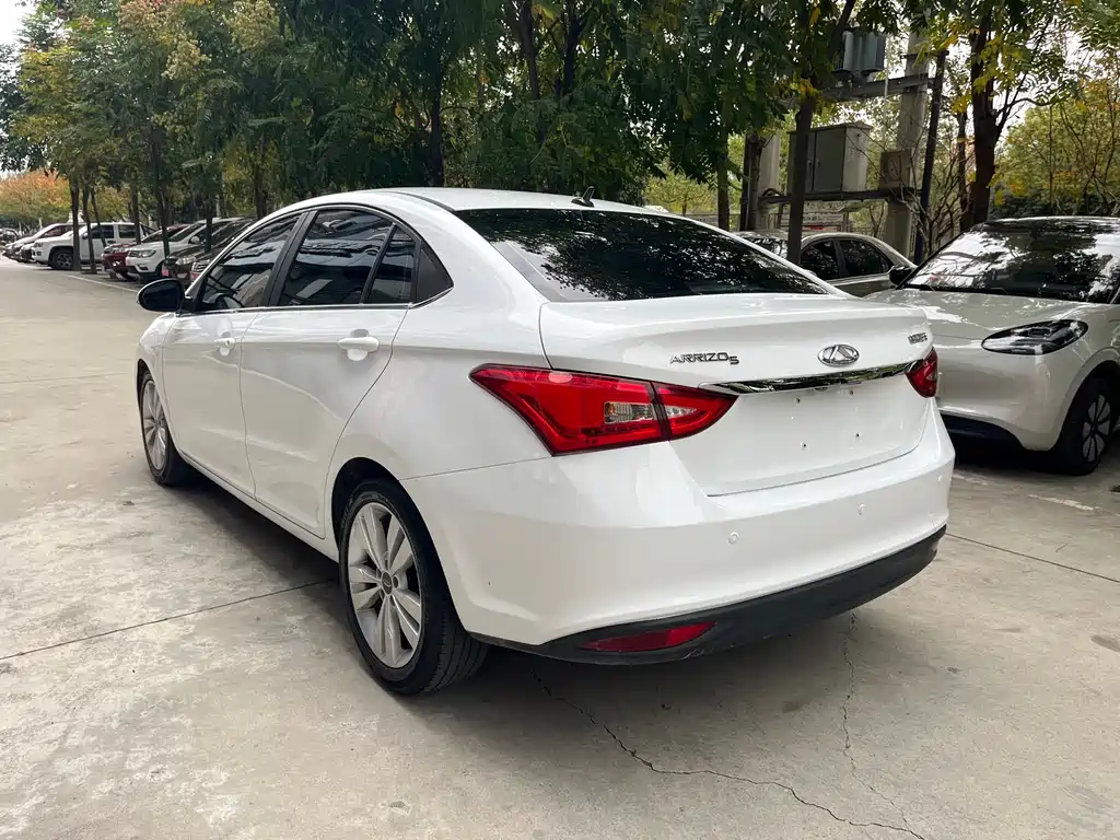 CHERY ARRIZO 5