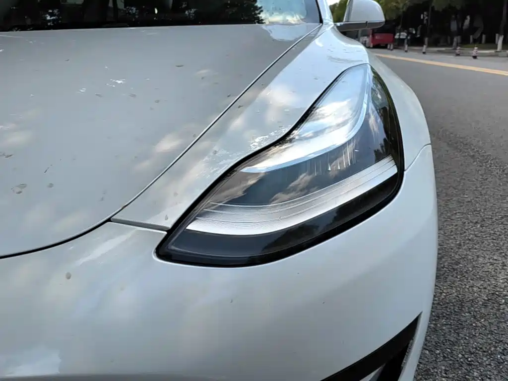 Tesla Model 3 — миниатюра 24