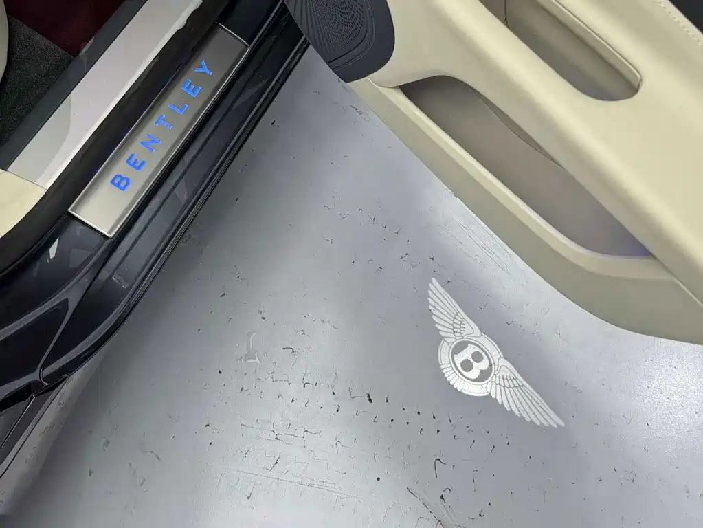 Bentley Flying Spur — миниатюра 19