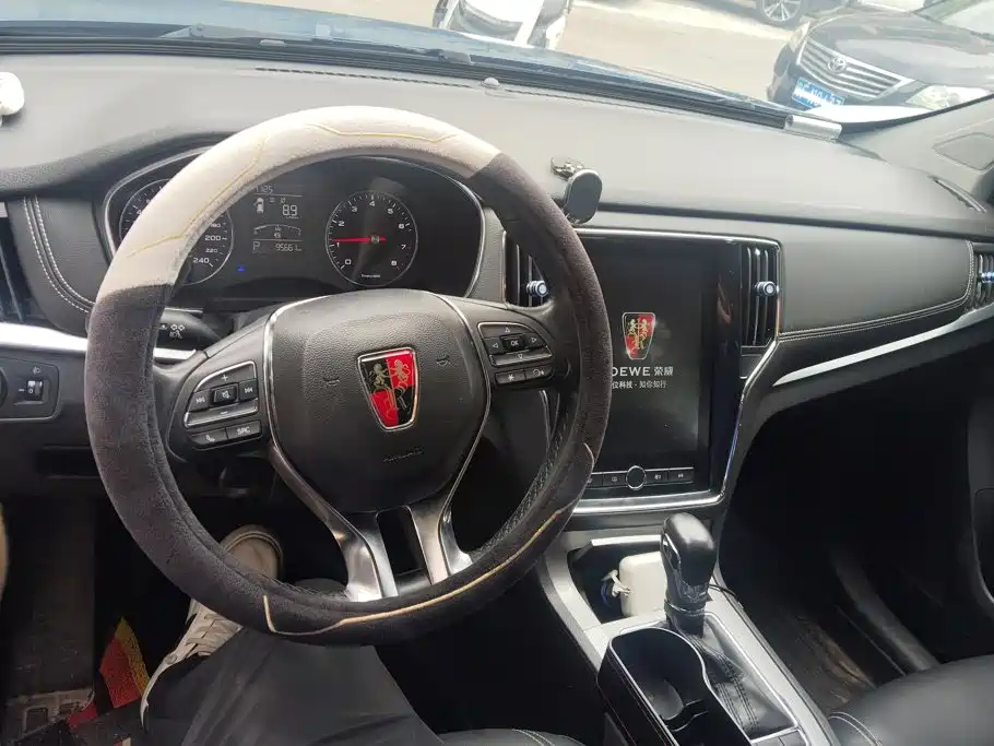 Roewe RX5 — миниатюра 12