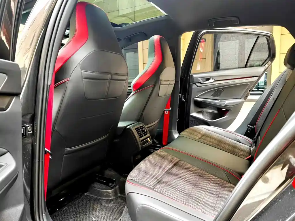 Volkswagen Golf GTI — миниатюра 4
