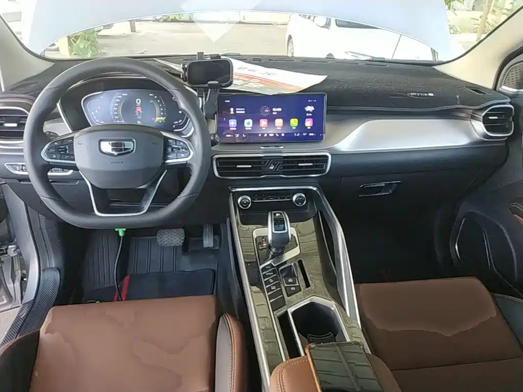 Geely Binyue — миниатюра 10