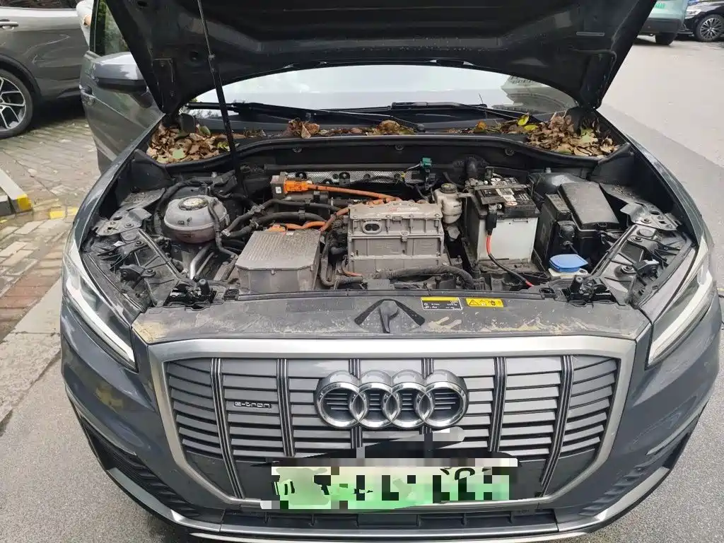Audi Q2L e-tron — миниатюра 11