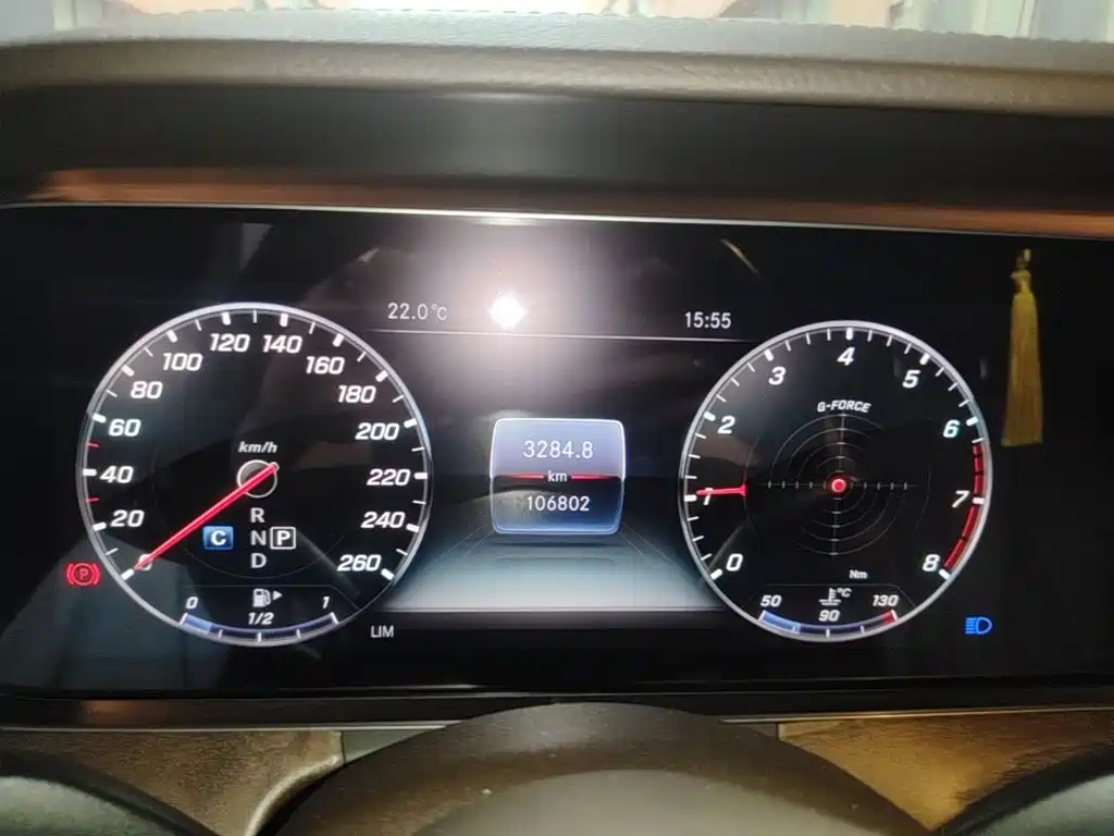 Mercedes-Benz E-Class — миниатюра 16