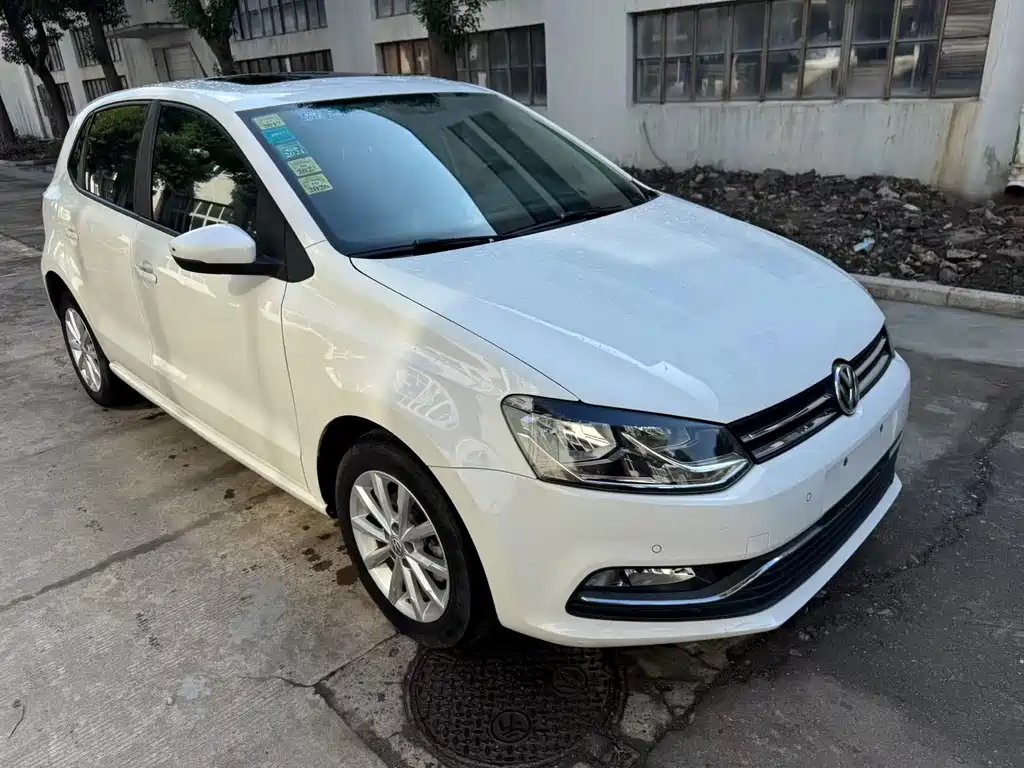 Volkswagen Polo 2016 1.6L AT Luxury