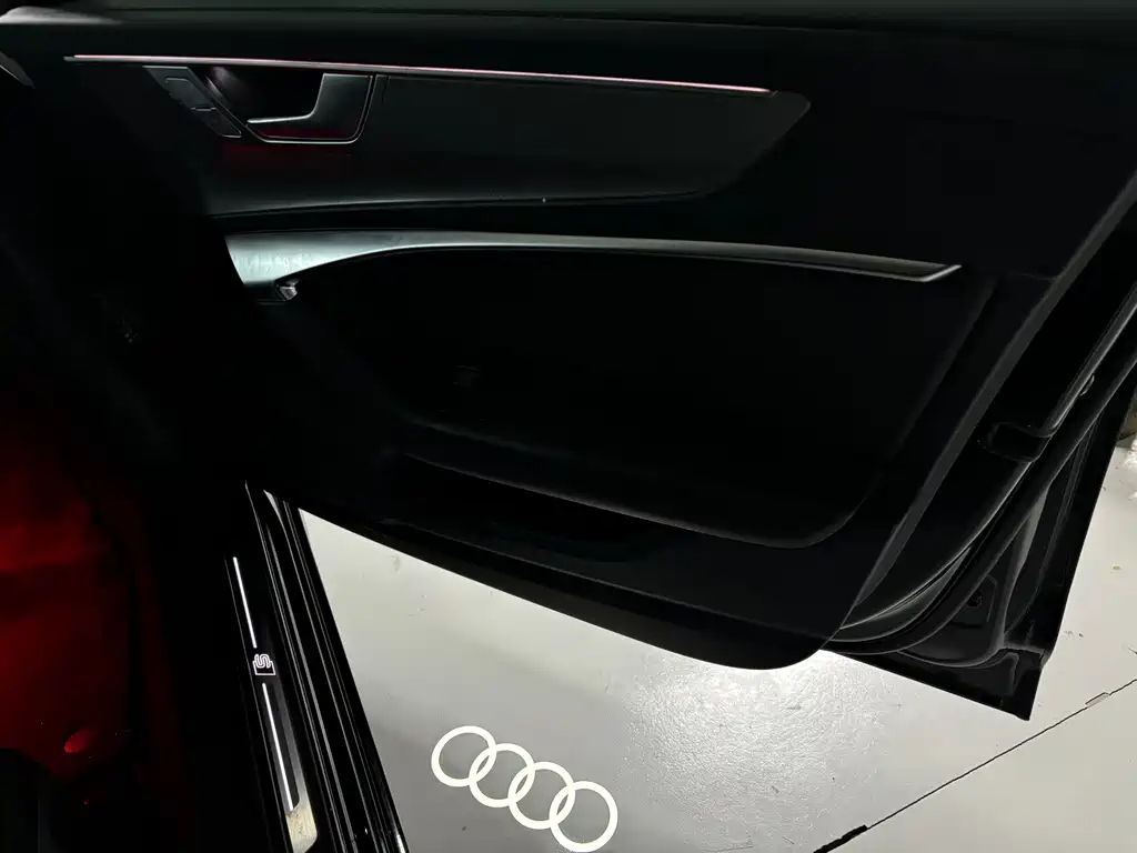 Audi A6L — миниатюра 5