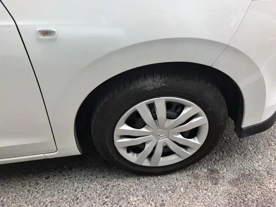Honda Fit — миниатюра 6