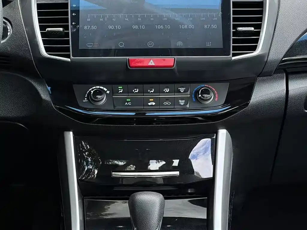 Honda Accord — миниатюра 11