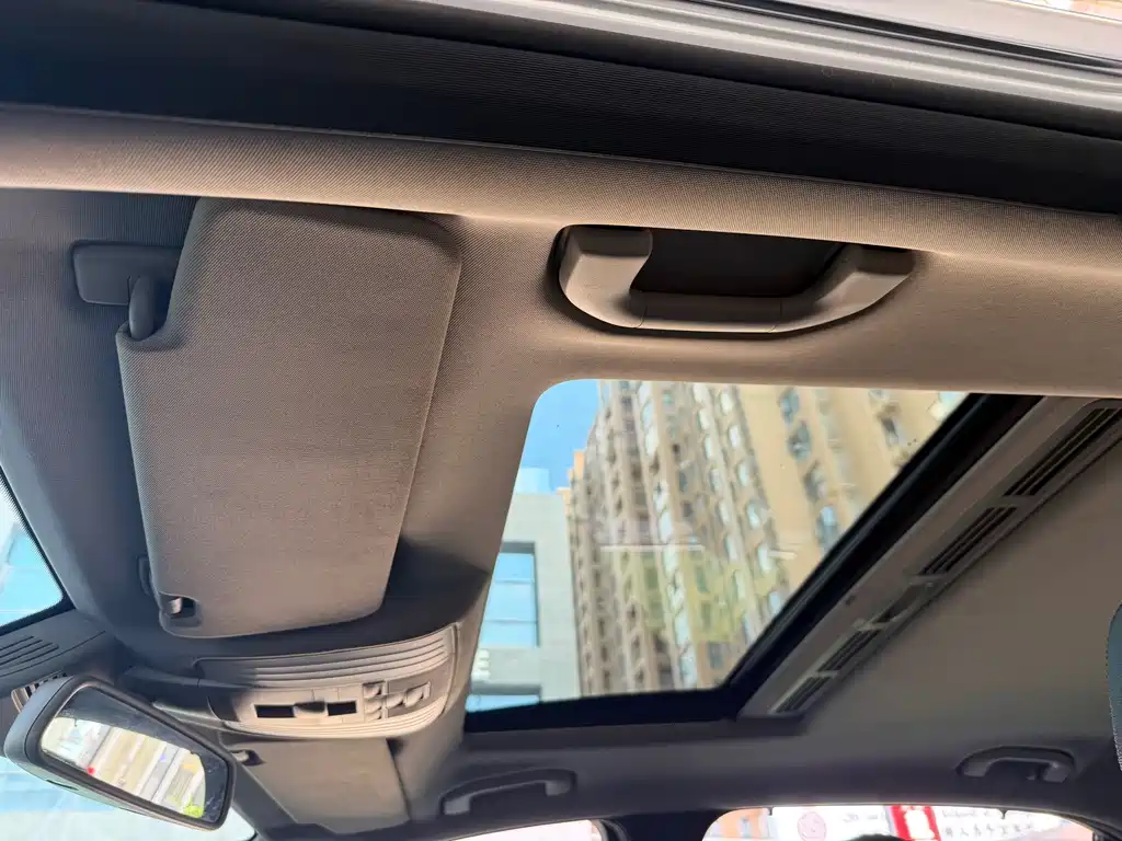 Mercedes-Benz E-Class — миниатюра 15