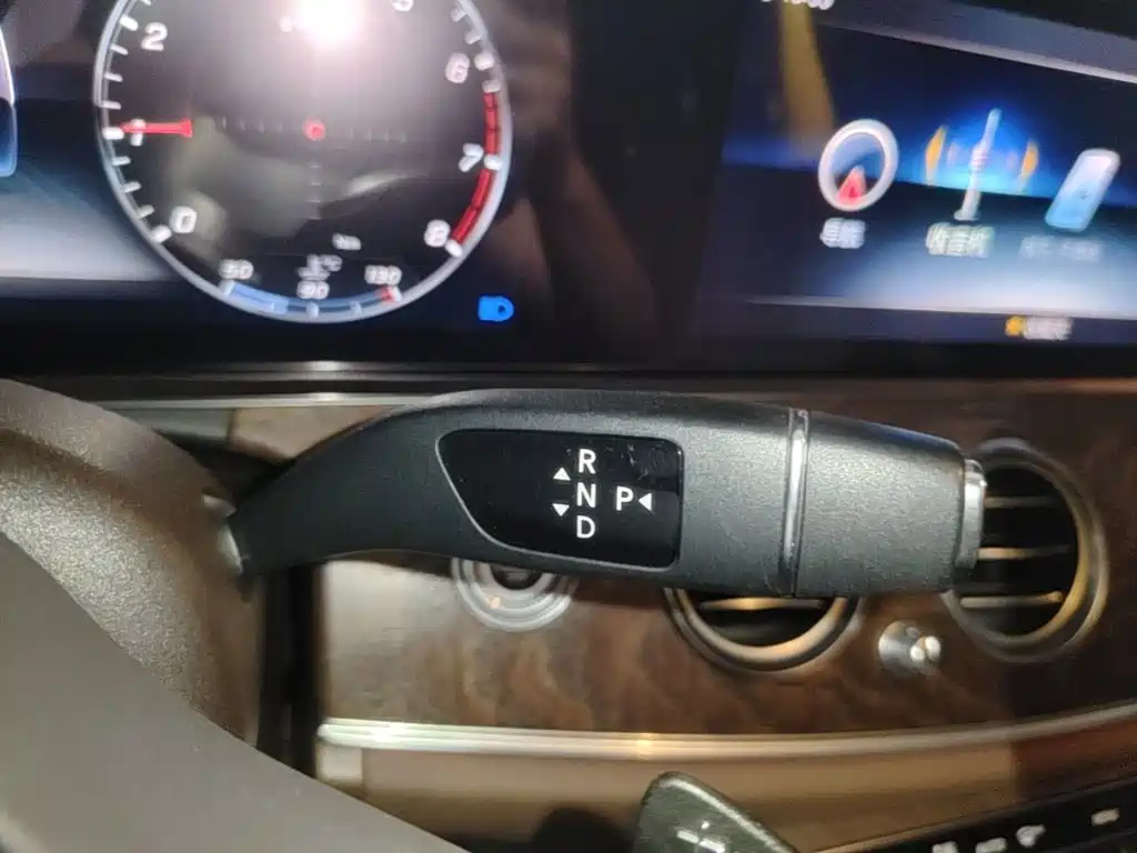 Mercedes-Benz E-Class — миниатюра 19