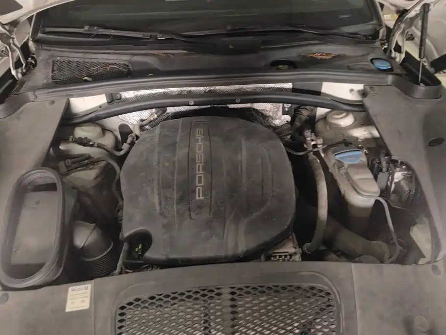 Porsche Macan — миниатюра 10