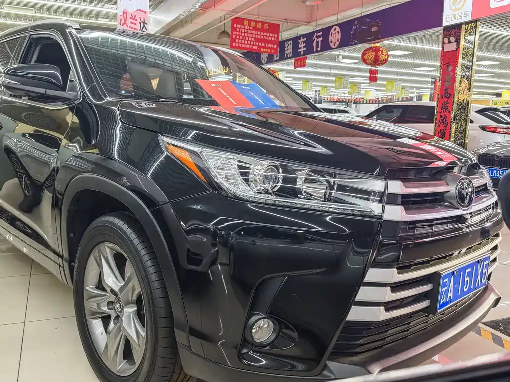 TOYOTA HIGHLANDER
