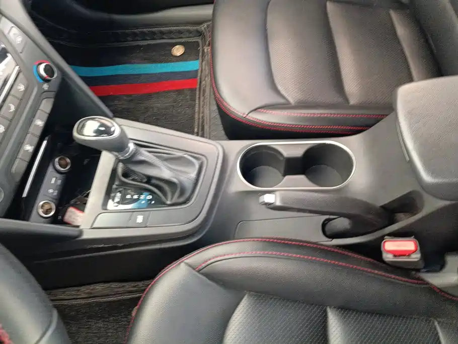 Hyundai Elantra — миниатюра 16
