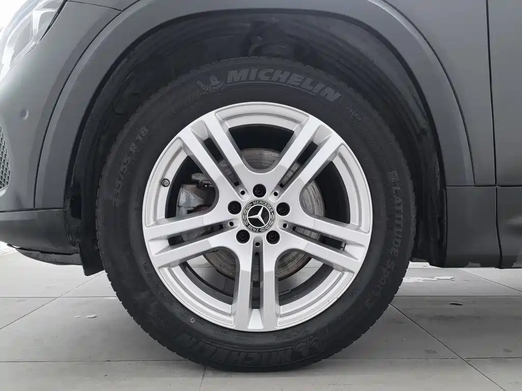 Mercedes-Benz GLB — миниатюра 17