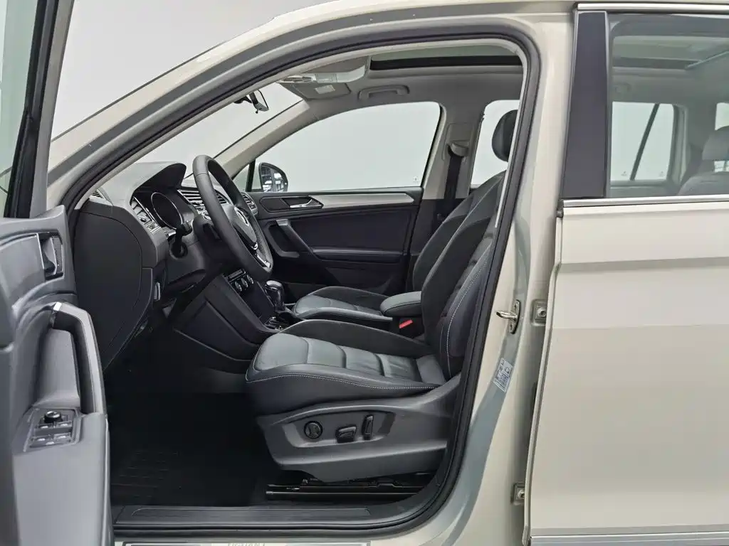 Volkswagen Tiguan L — миниатюра 10