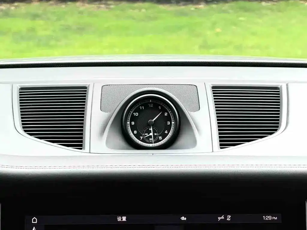 Porsche Macan — миниатюра 8