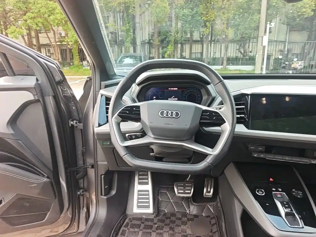 Audi Q5 e-tron — миниатюра 15