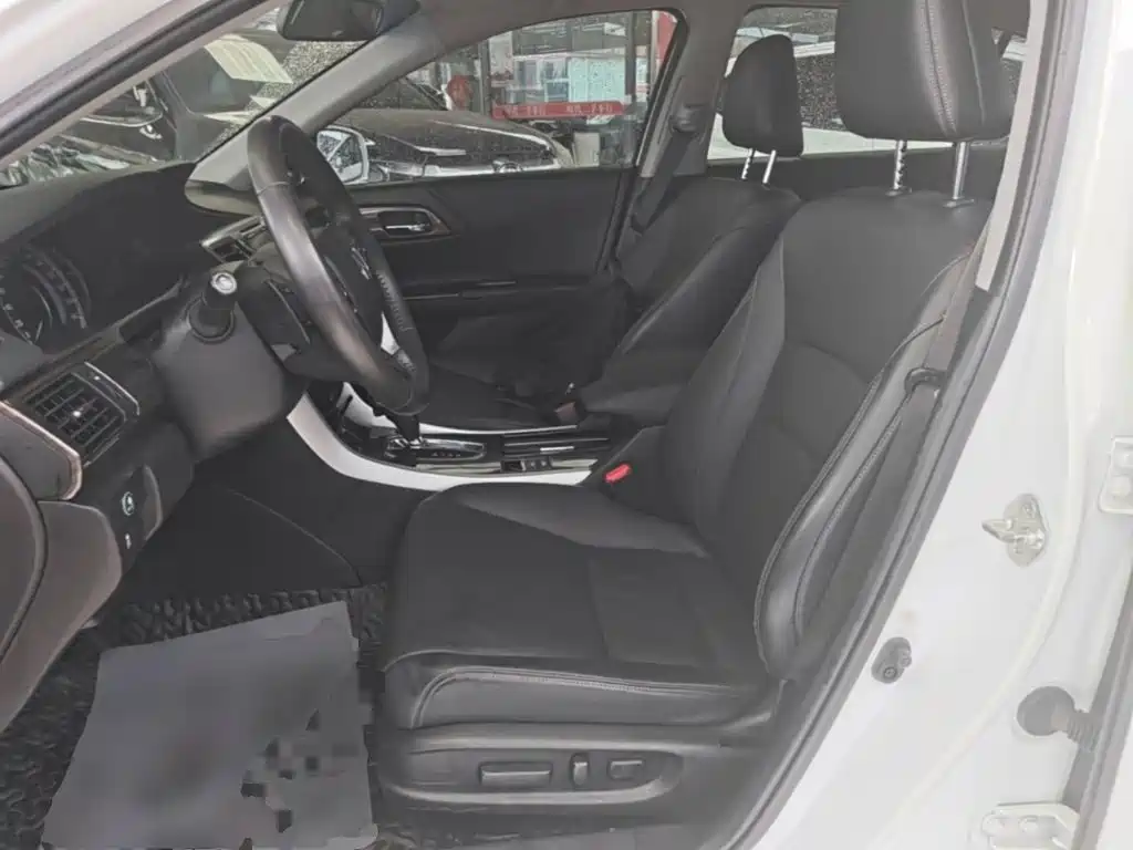Honda Accord — миниатюра 11