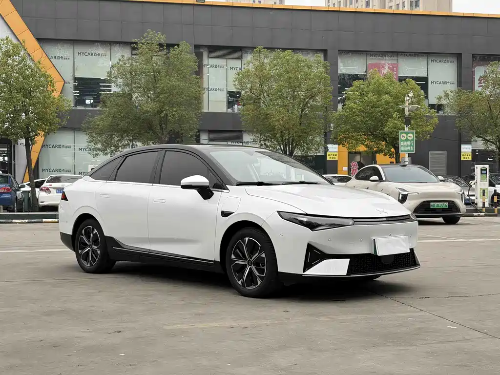 XPeng P5 — миниатюра 3