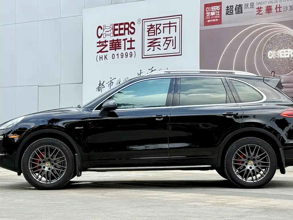Porsche Cayenne — миниатюра 3