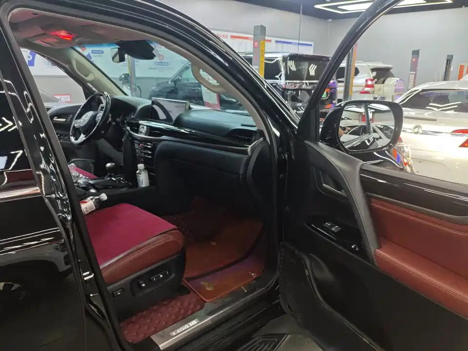 Lexus LX — миниатюра 10