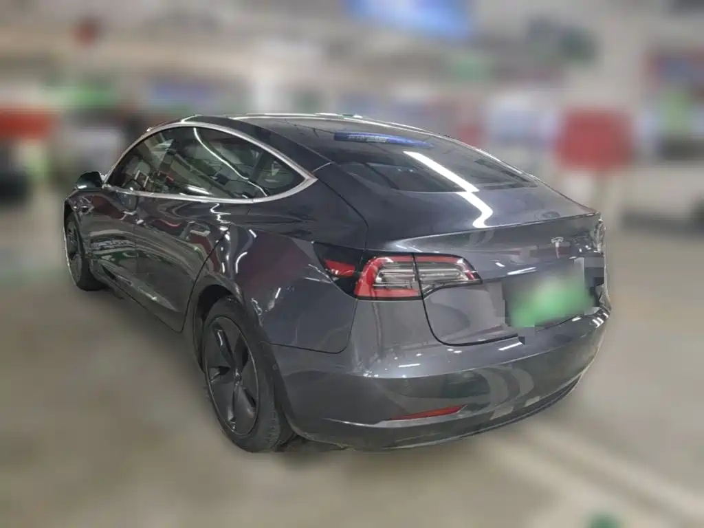 Tesla Model 3 — миниатюра 9
