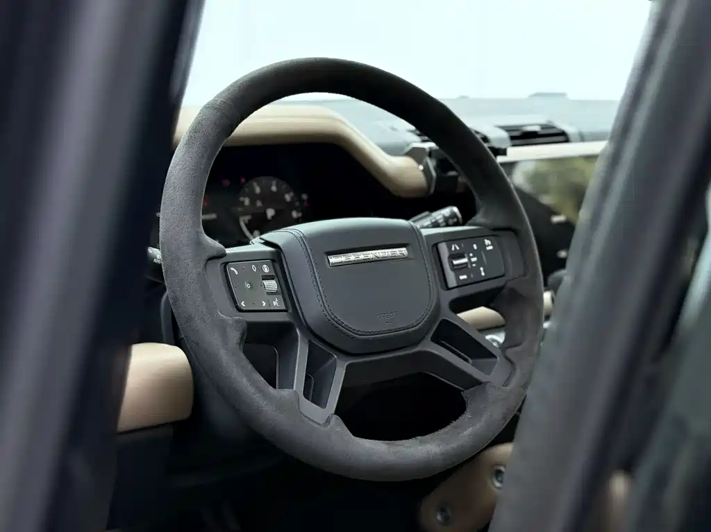 Land Rover Land Rover Defender 2025 110 3.0T P400 X-Dynamic HSE