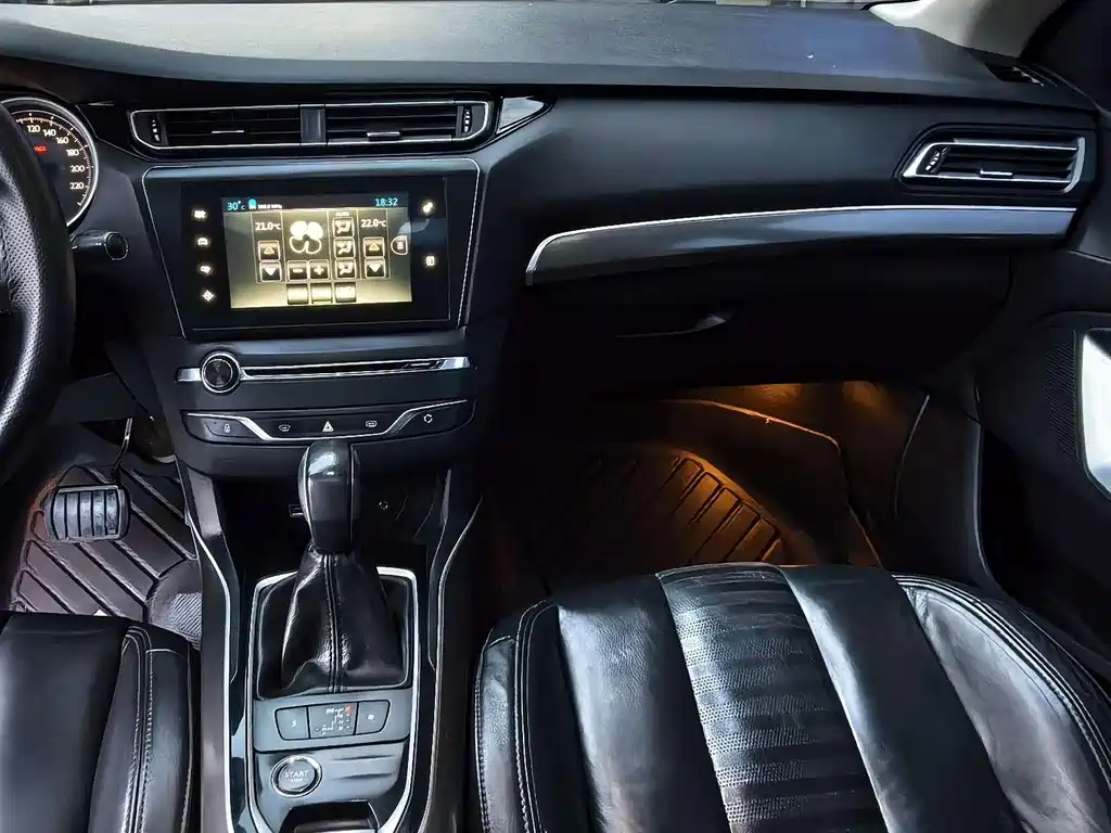 Peugeot 408 — миниатюра 12
