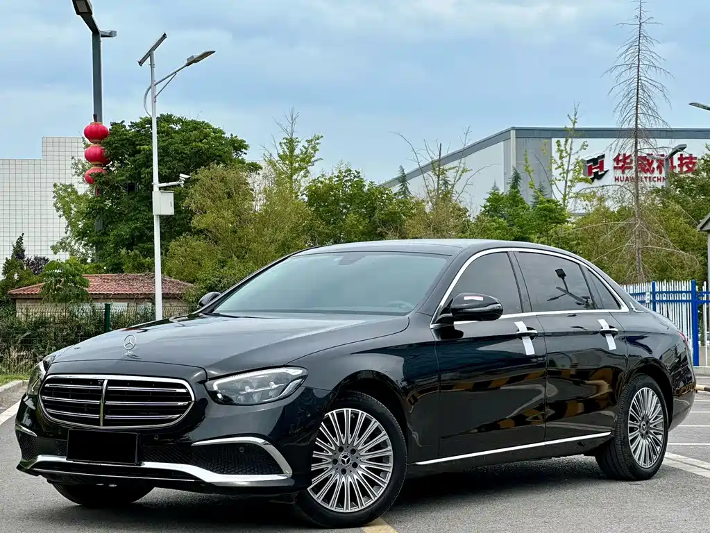 Mercedes-Benz E-Class 2023