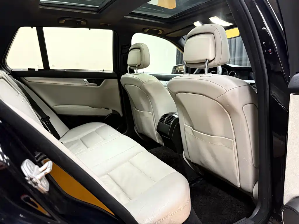Mercedes-Benz C-Class (Import) — миниатюра 24