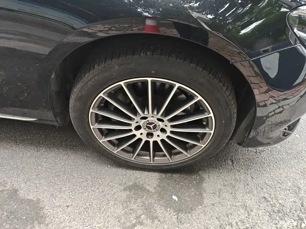 Mercedes-Benz E-Class — миниатюра 8