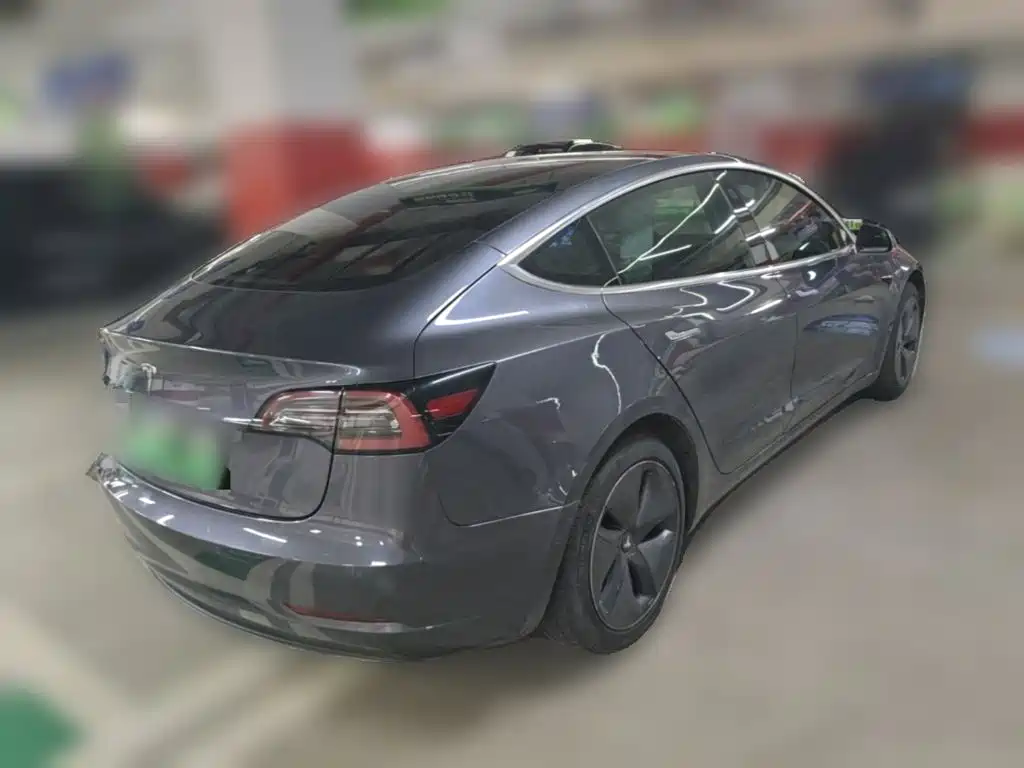 Tesla Model 3 — миниатюра 12