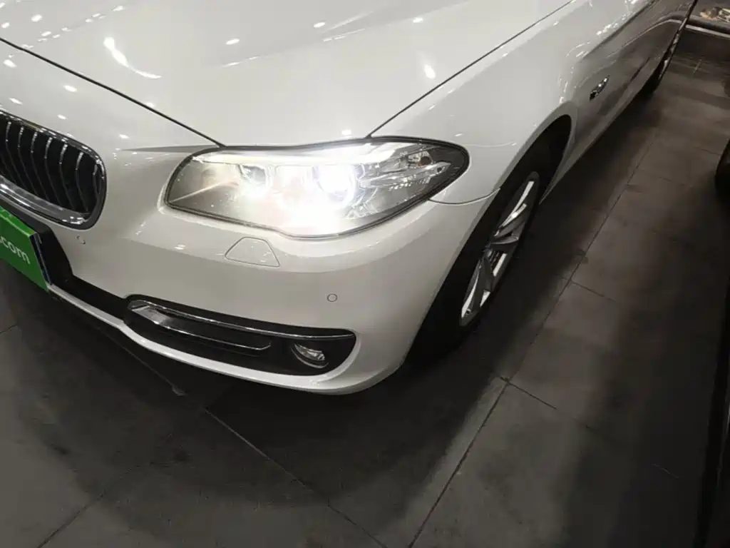 BMW 5 Series — миниатюра 24