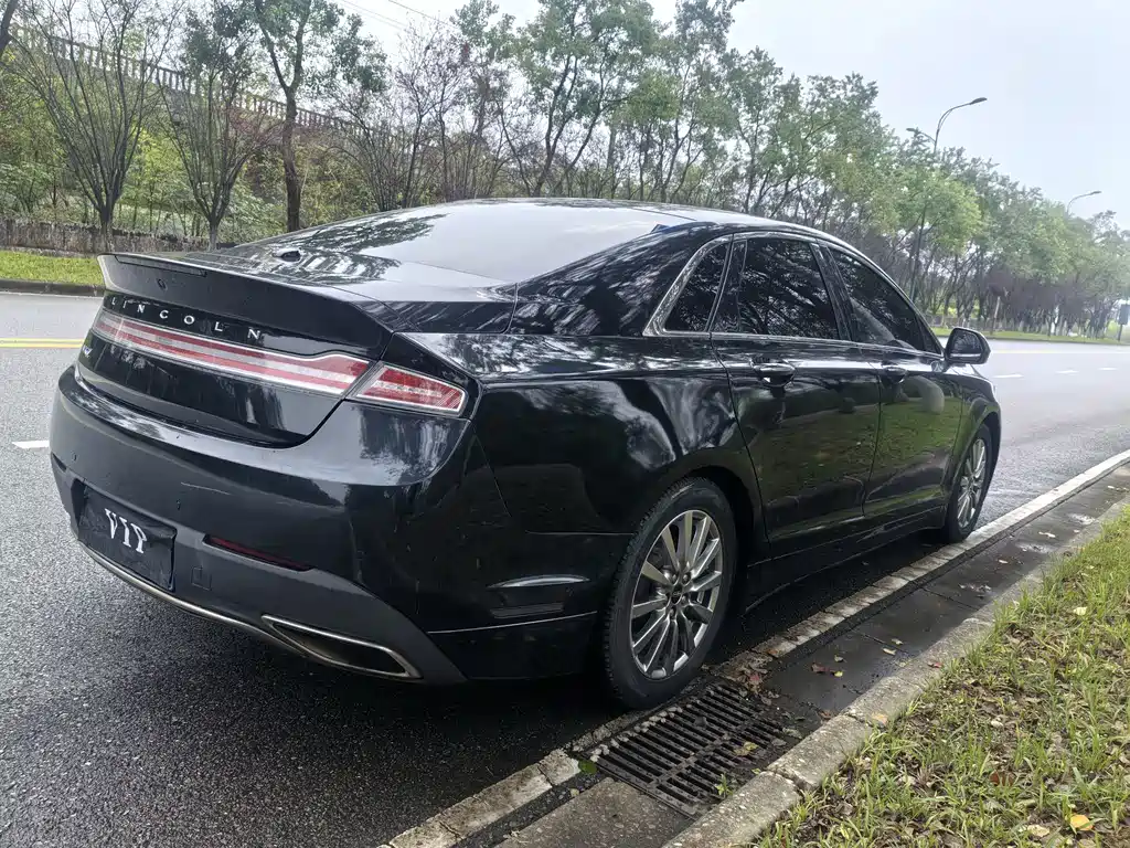 Lincoln MKZ — миниатюра 10