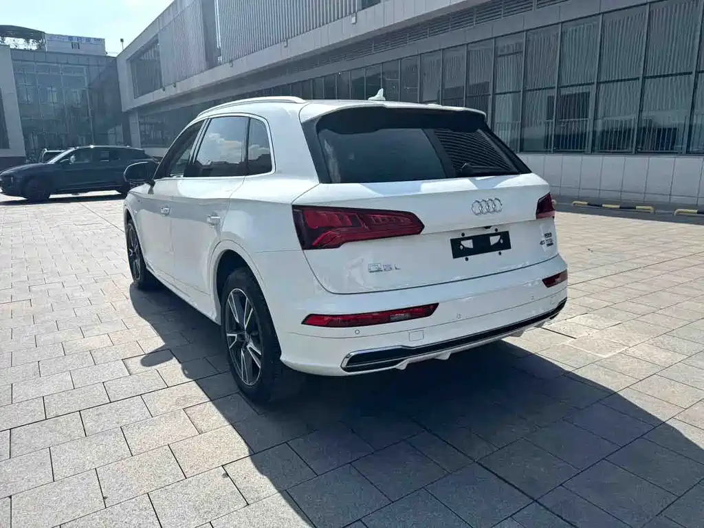 Audi Q5L — миниатюра 11