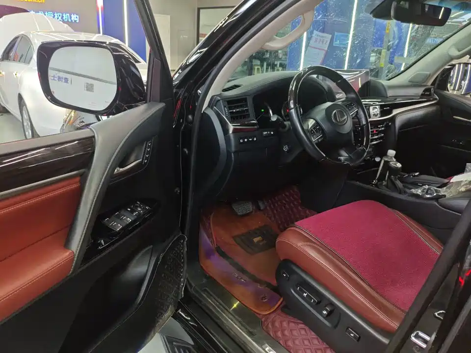 Lexus LX — миниатюра 6