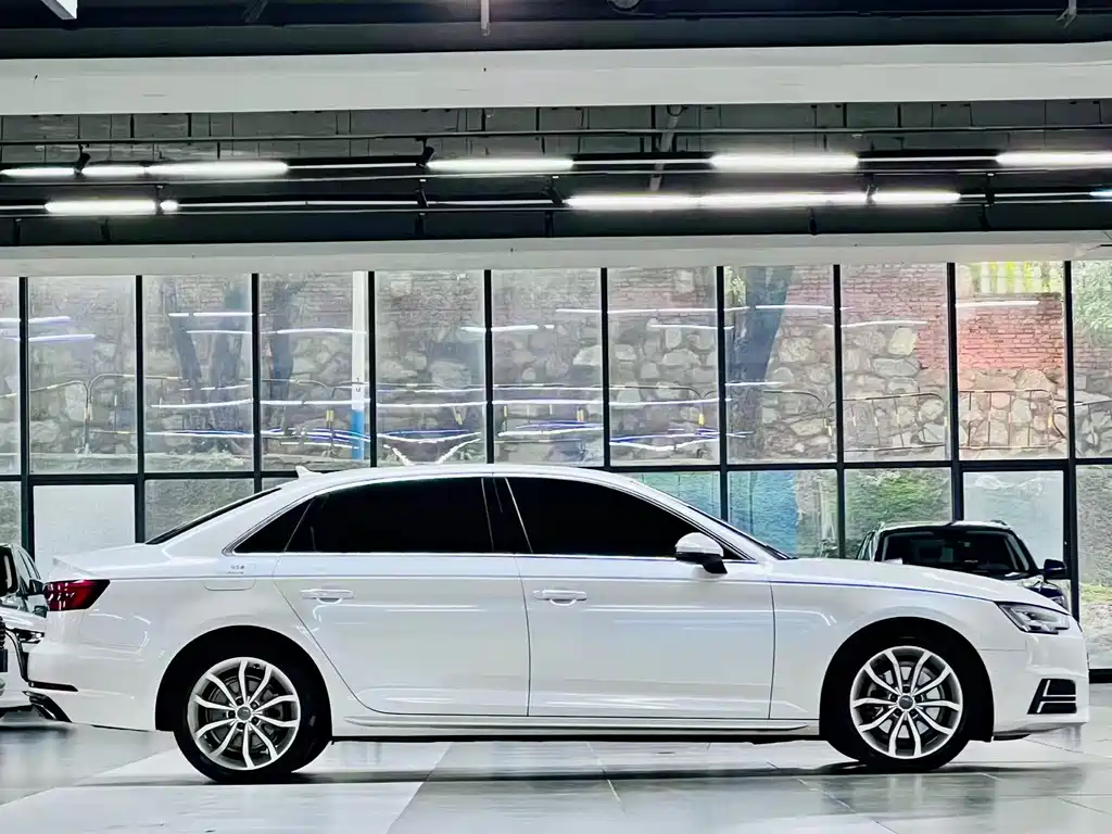 Audi A4L — миниатюра 2