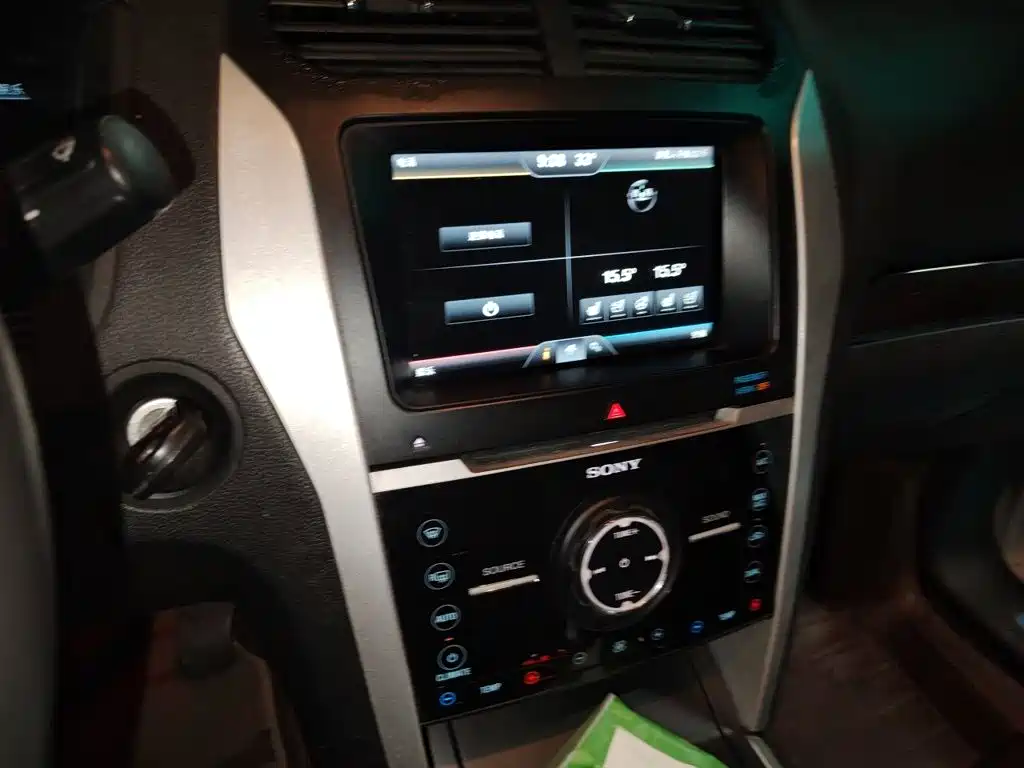 Ford Explorer (Import) — миниатюра 9