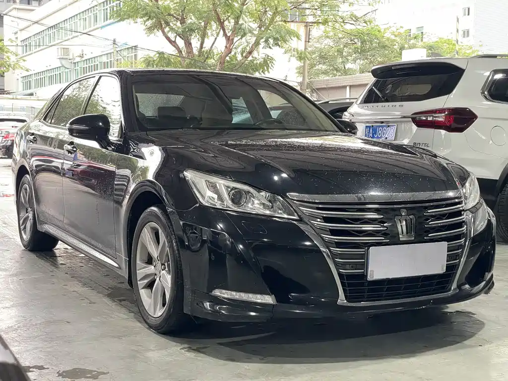 Toyota Crown 2017
