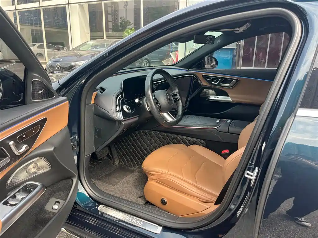 Mercedes-Benz E-Class — миниатюра 12