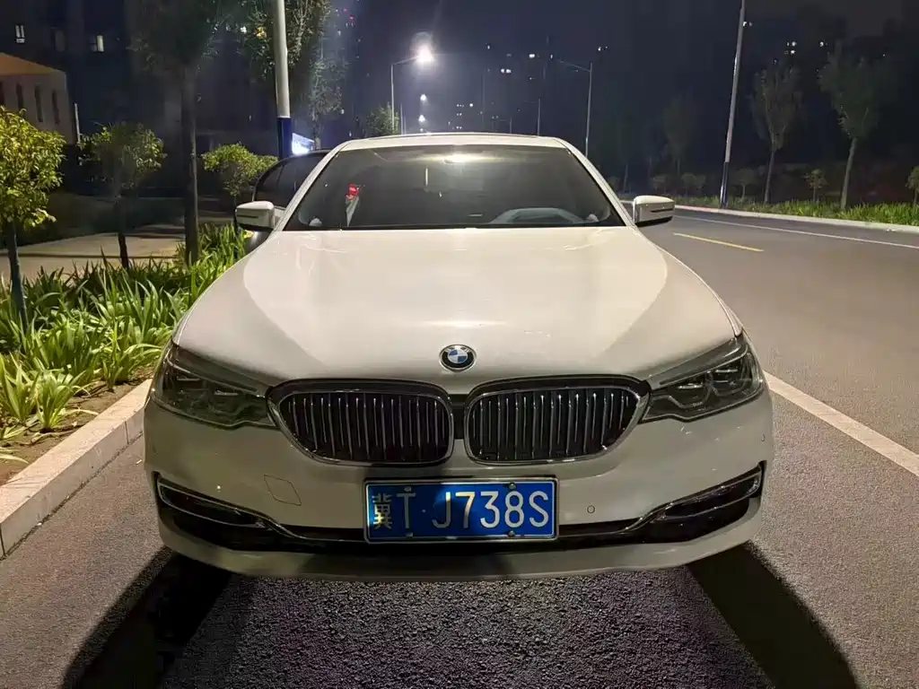 BMW 5 Series — миниатюра 2